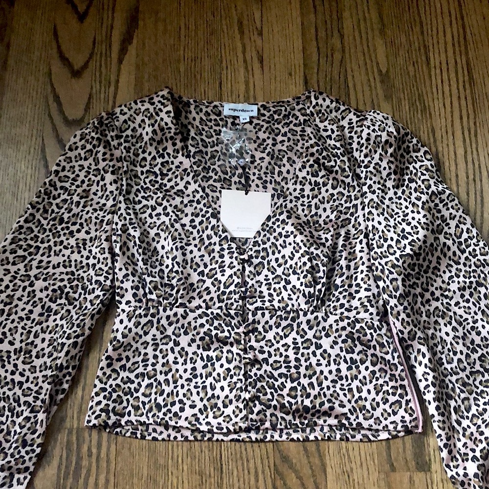 Super down leopard silk cropped blouse